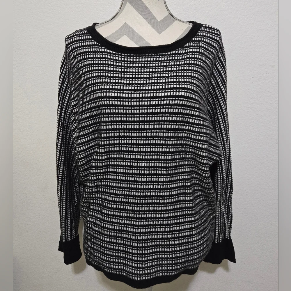 Cyrus Black & White Checkered Sweater Dolman Sleeves Size Large - Picture 2 of 9